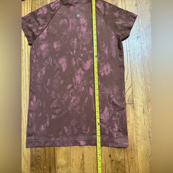 lululemon athletica Brown and Pink athletic tee women’s size 10 - Picture 13 of 15